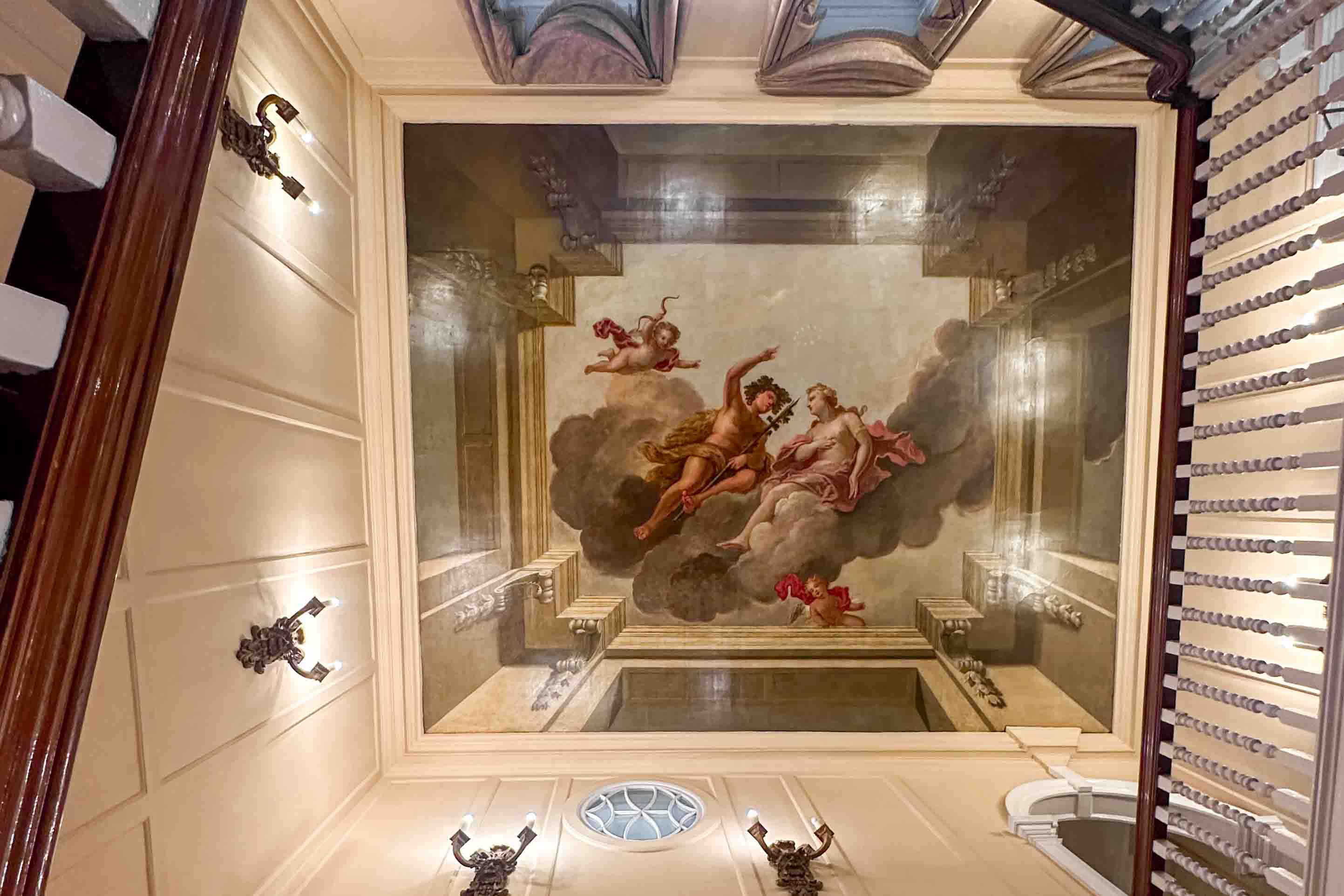 A view of the ceiling in the entry to the FSU London study center.